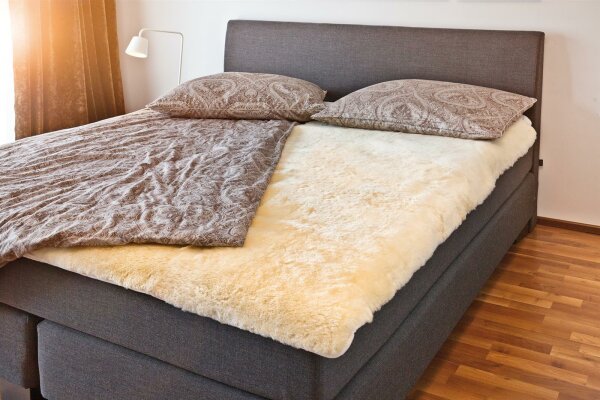 Fellhof Lammfell Betteinlage Komfort Bett-Auflage Unterbett Naturfell
