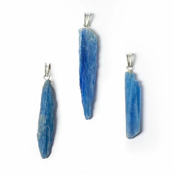 Edelsteinanhänger Blauer Kyanit roh -- ±3.5cm