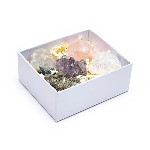 Geschenkbox mit 5 rohen Kristallsteinen -- 8.5x10x4 cm