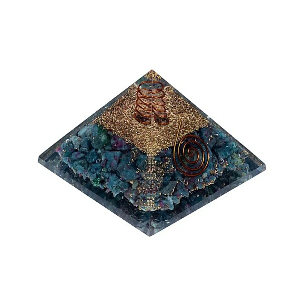 Orgonit Pyramide Rubin in Kyanit -- 7x7x6cm