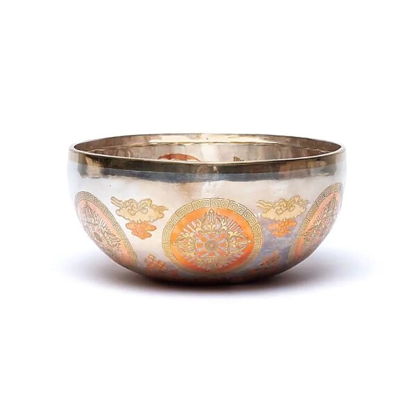 Versilberte Klangschale Green Tara -- ±23cm; ±1350-1600g